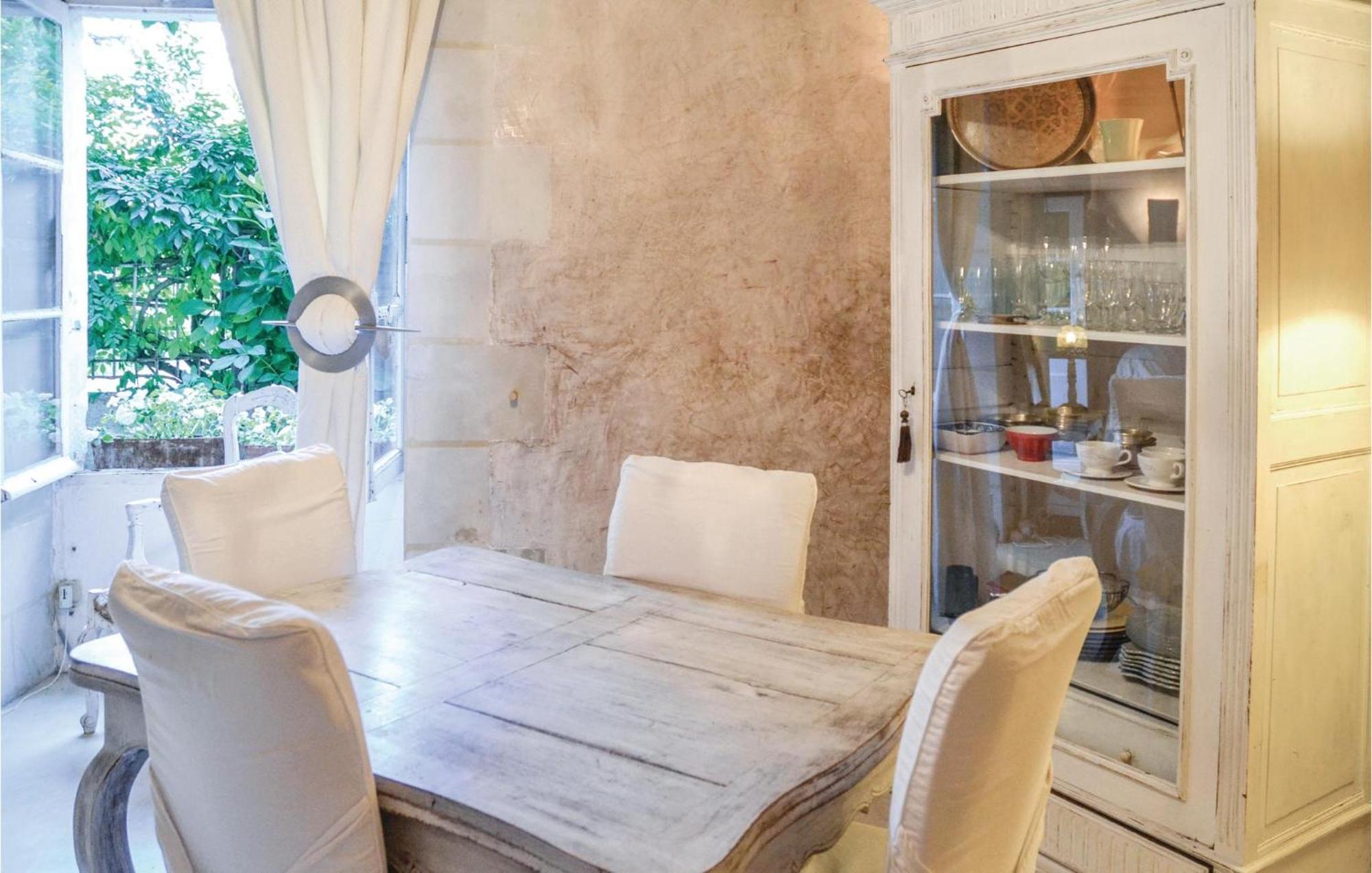 Cozy Home In Gennes With Kitchen 外观 照片