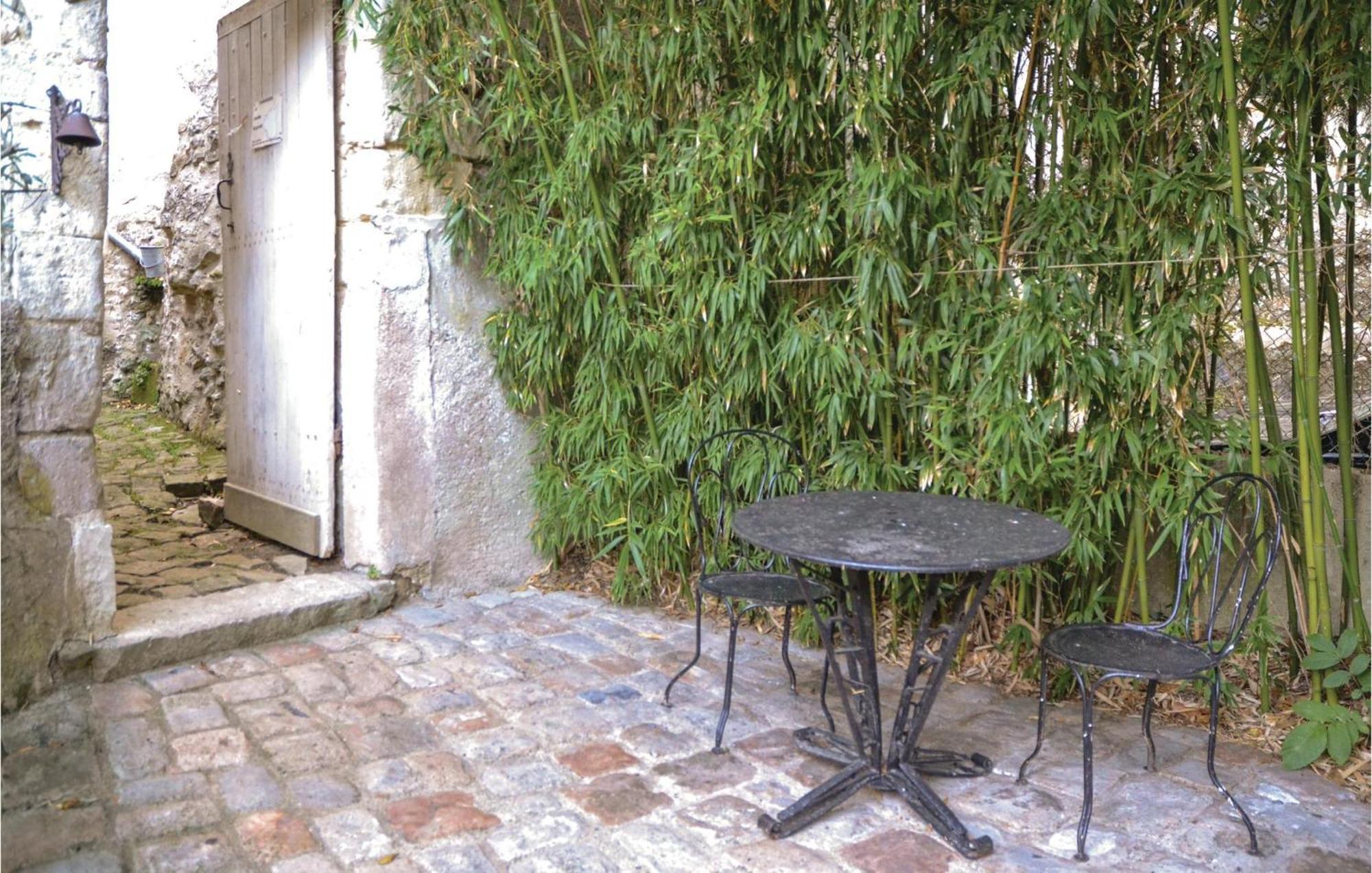 Cozy Home In Gennes With Kitchen 外观 照片